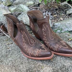 Ariat Dixon ankle boot sz 8